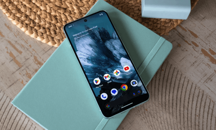 Google Pixel 10 напоминает пользователям про защитные стекла. Но зачем. Сюда можно клеить не любое стекло. Google Pixel 10 напоминает пользователям про защитные стекла. Но зачем. Сюда можно клеить не любое стекло. Фото.