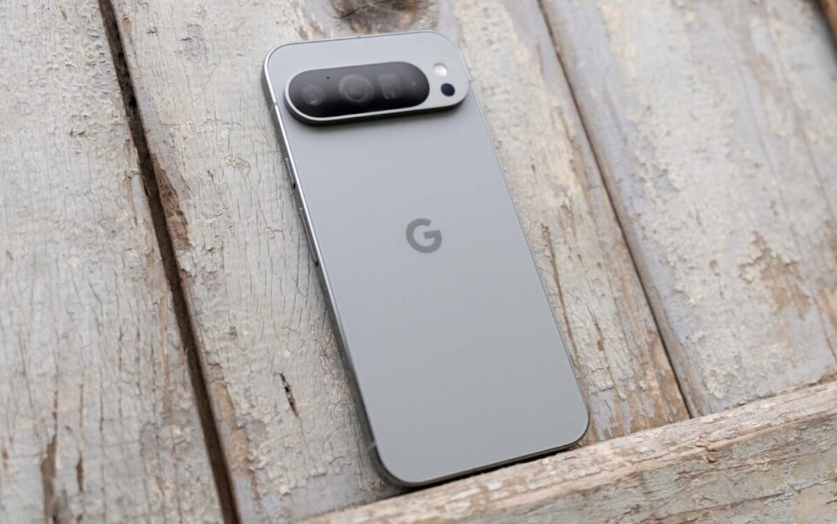 Почему даже три камеры не сделают Google Pixel 10 настоящим флагманом. Базовый Pixel тоже будет с тремя камерами, но это ничего не меняет. Фото.