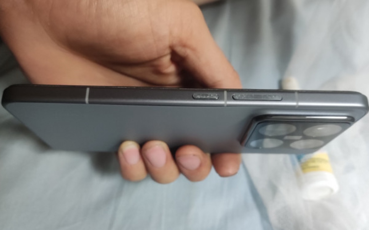 Аккумуляторы флагманских Xiaomi начали массово вздуваться. Можно ли ими пользоваться