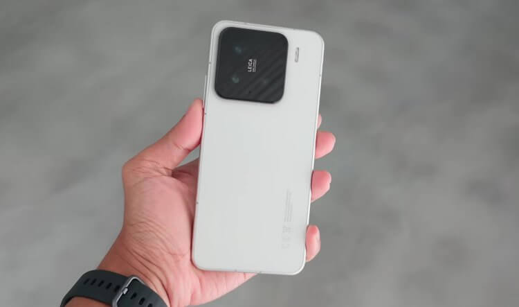 6 смартфонов Xiaomi, которые будут обновляться до 2031 года. Перечисляем рекордсменов Xiaomi. Изображение: Adam Lobo TV. Фото.
