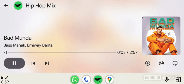 Android Auto может отменить одно спорное изменение интерфейса, но ввести другое. Тестирование обновленного интерфейса Android Auto. Фото.