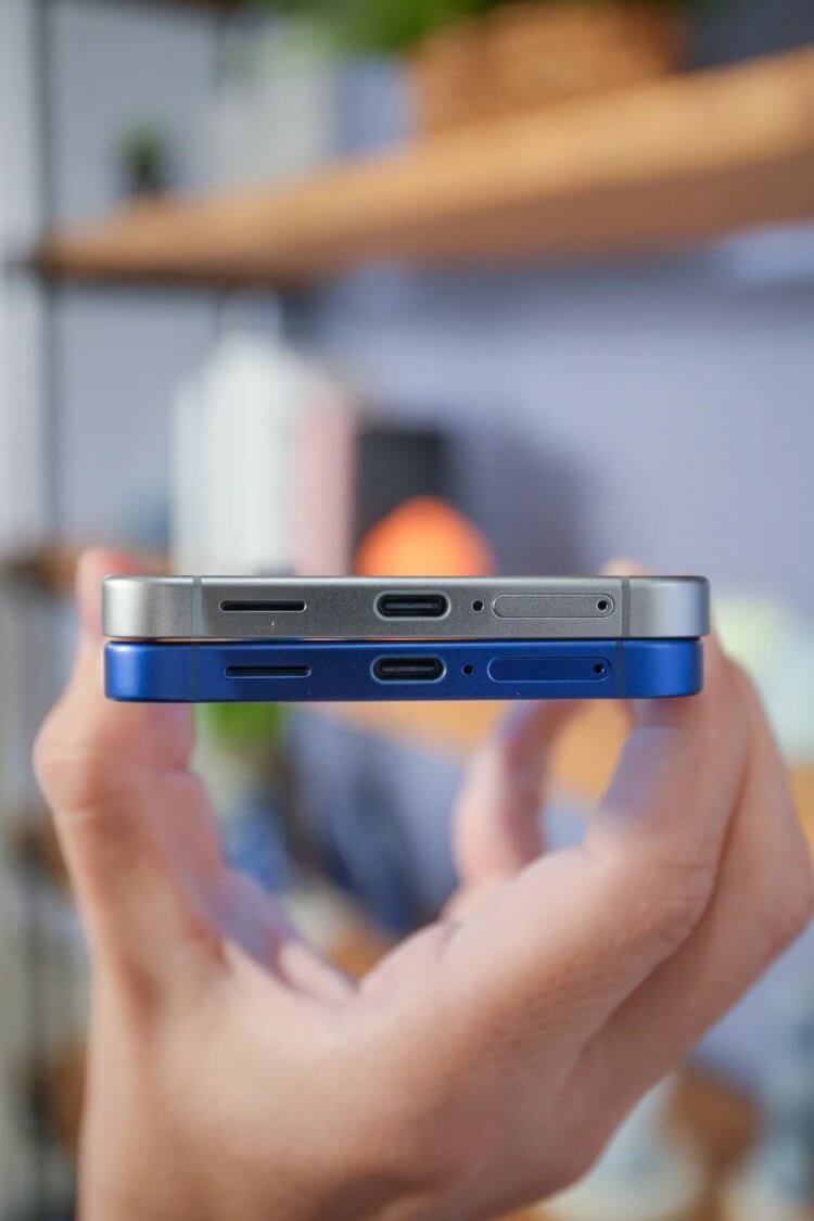 Сравнение характеристик Galaxy S25 FE и Galaxy S25 Plus. Расположение портов, диагональ дисплея, а также габариты практически одинаковые. Изображение: phonearena.com. Сравнение характеристик Galaxy S25 FE и Galaxy S25 Plus. Расположение портов, диагональ дисплея, а также габариты практически одинаковые. Изображение: phonearena.com. Фото.
