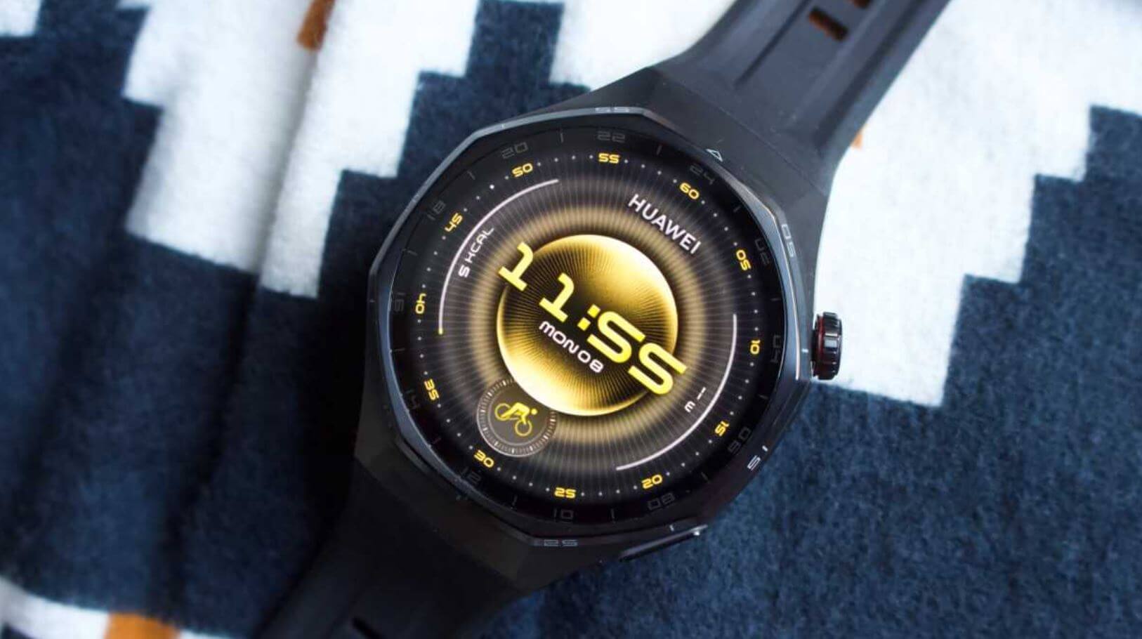 HUAWEI выпустила смарт-часы Watch GT 6 и Ultimate 2. Автономность, функции и цена приятно удивляют. Часы традиционно имеют необычный восьмиугольный корпус. Фото: phonearena. HUAWEI выпустила смарт-часы Watch GT 6 и Ultimate 2. Автономность, функции и цена приятно удивляют. Часы традиционно имеют необычный восьмиугольный корпус. Фото: phonearena. Фото.
