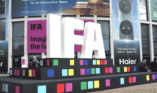 Тут, как всегда, показали много всего интересного. Изображение: Hi-Tech Mail