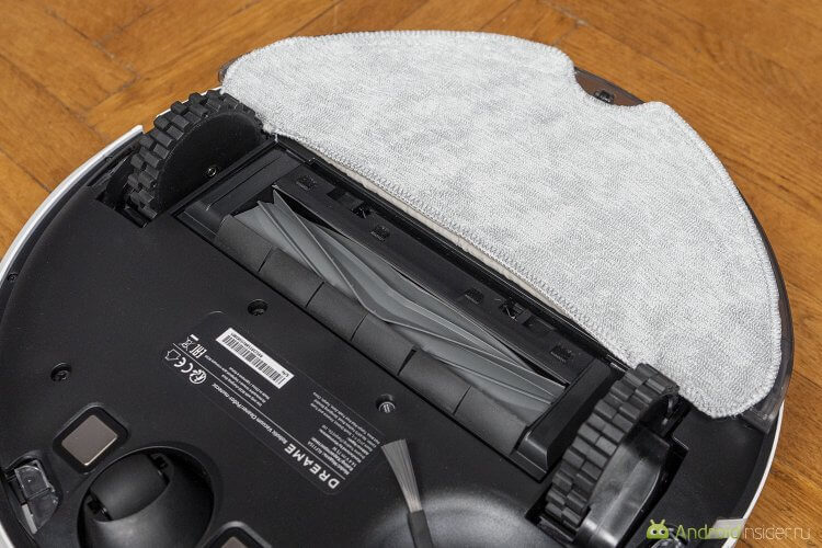 Обслуживание и уход. Резервуар для воды и салфетка выполнены в едином блоке, который можно снять, если влажная уборка не нужна. Обслуживание и уход. Резервуар для воды и салфетка выполнены в едином блоке, который можно снять, если влажная уборка не нужна. Фото.