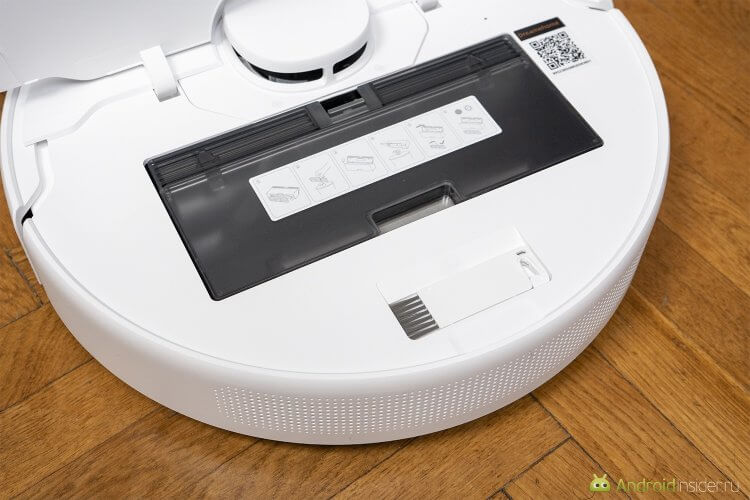 Комплект поставки Dreame F10. Щеточка для очистки прячется внутри корпуса. Комплект поставки Dreame F10. Щеточка для очистки прячется внутри корпуса. Фото.