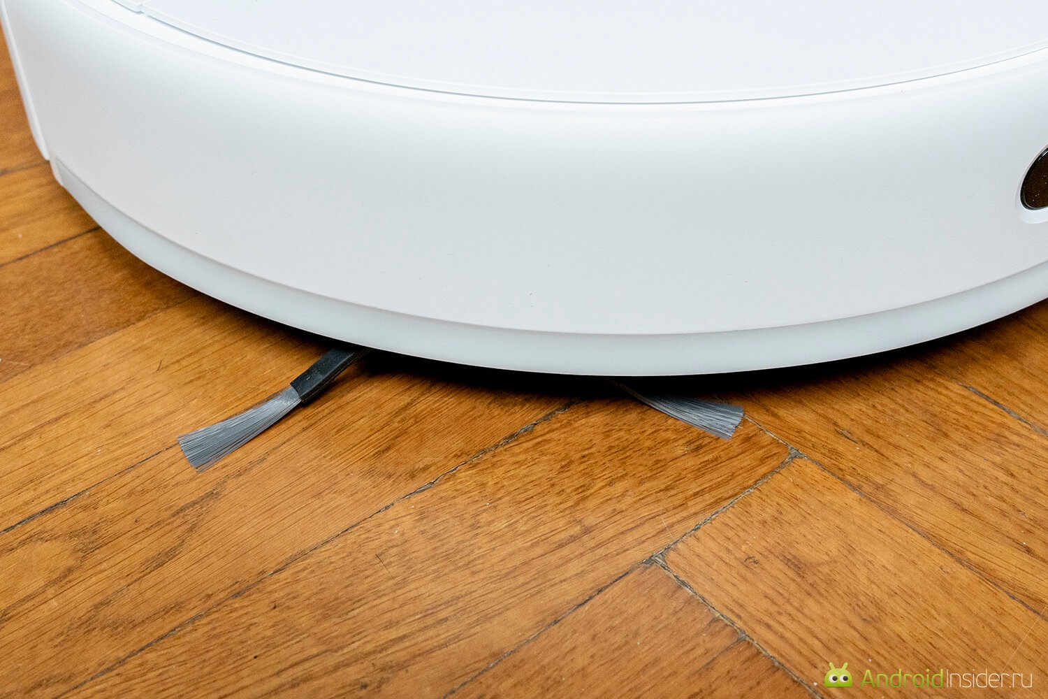 Комплект поставки Dreame F10. Боковая щетка только одна. Комплект поставки Dreame F10. Боковая щетка только одна. Фото.