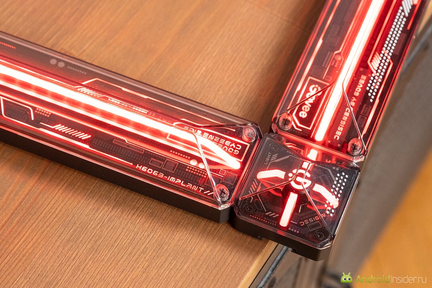 Gaming Wall Light — подсветка в стиле киберпанк. Соединять секции можно под углом. Gaming Wall Light — подсветка в стиле киберпанк. Соединять секции можно под углом. Фото.