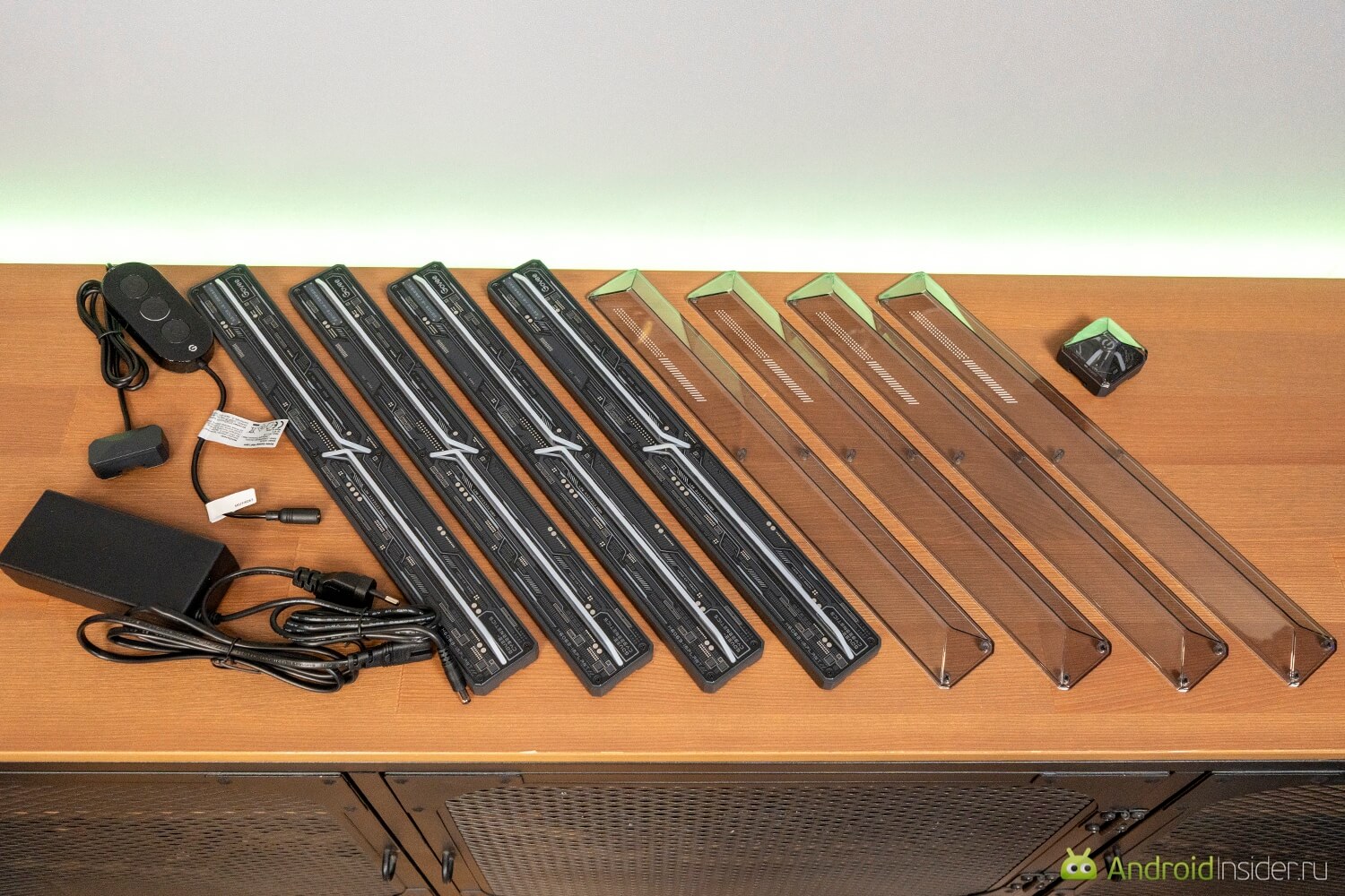 Gaming Wall Light — подсветка в стиле киберпанк. Комплект поставки. Gaming Wall Light — подсветка в стиле киберпанк. Комплект поставки. Фото.