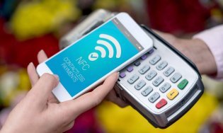 Выбираем приложение для бесконтактной оплаты телефоном