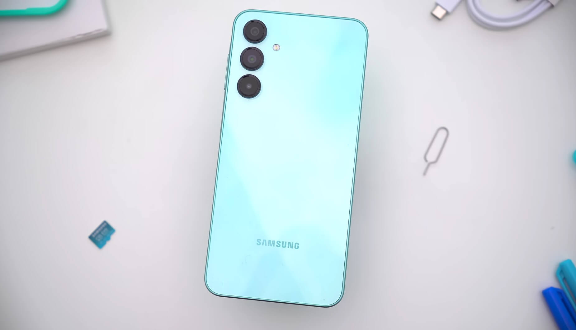 5 самых популярных Android-смартфонов в мире на 2025 год