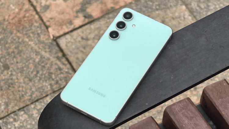 Samsung разрабатывает камеры с непрерывным зумом, но не для себя. Кто их получит первым. Samsung умеет делать камеры, но сейчас она готовит кое-что новое не для себя Изображение: Hi-Tech Mail. Фото.