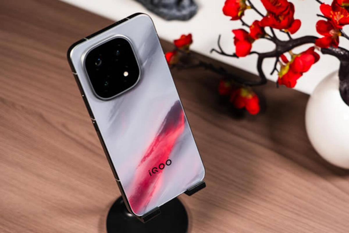 Почему нельзя снимать плёнку с экрана нового смартфона iQOO Почему нельзя снимать плёнку с экрана нового смартфона iQOO