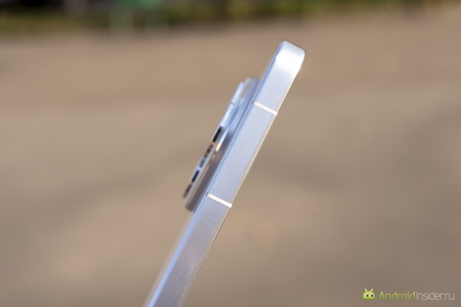 Как снимает HUAWEI Pura 80. Модуль камеры выпирает, но не так сильно, как у старших моделей в линейке. Фото.