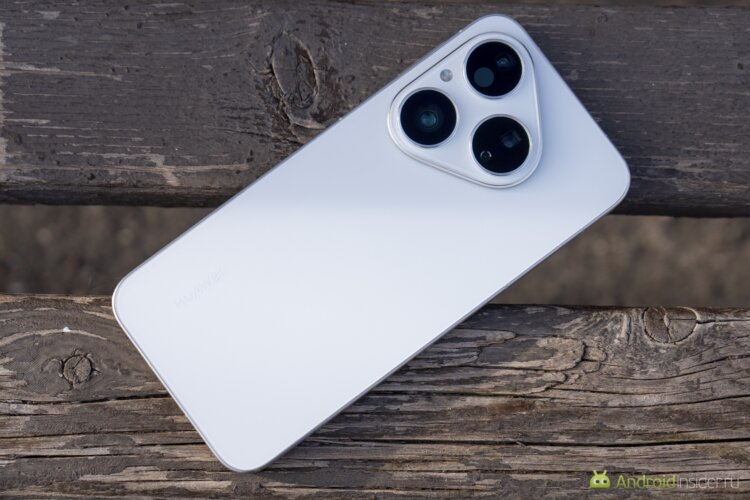 Стоит ли покупать базовый HUAWEI Pura 80, когда есть Pro и Ultra версии. Этот смартфон младший в линейке, но это не делает его плохим. Фото.