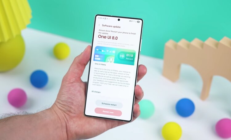 Какие смартфоны Samsung уже получили обновление One UI 8. One UI 8 получили почти все поддерживаемые смартфоны. Изображение: HowToMen. Фото.