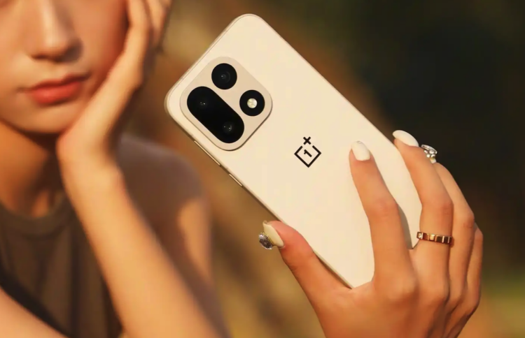 Сравнение OnePlus 15 с предшественниками и его самые интересные характеристики. Многие критиковали этот смартфон, что что-то в нем есть. Изображение: Tech Advisor. Сравнение OnePlus 15 с предшественниками и его самые интересные характеристики. Многие критиковали этот смартфон, что что-то в нем есть. Изображение: Tech Advisor. Фото.