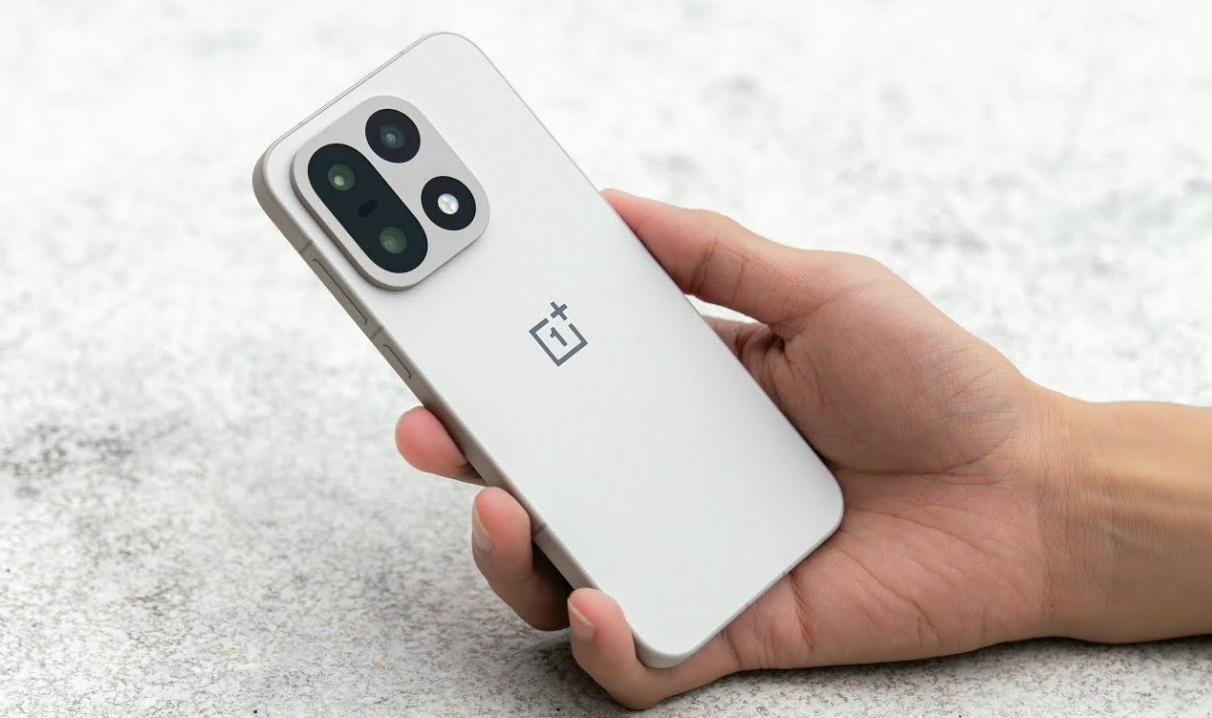 Почему все хейтят OnePlus 15, хотя ждали этот смартфон Почему все хейтят OnePlus 15, хотя ждали этот смартфон