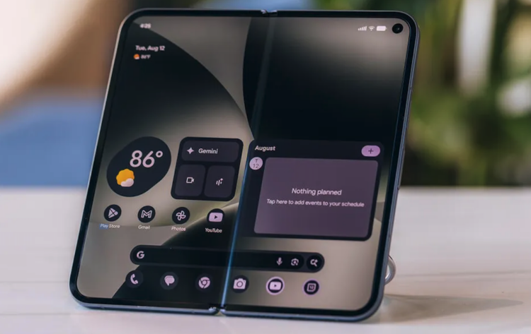 Две уникальные функции Google Pixel 10 Pro Fold ради который можно его купить. Google наконец-то сделала хороший складной смартфон. Изображение: CNET. Фото.
