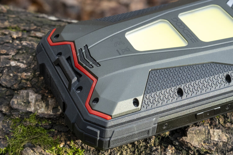 Стоит ли покупать Doogee V Max LR. Несмотря на упор в сторону защиты, дизайнерским решениям тоже нашлось место. Фото.