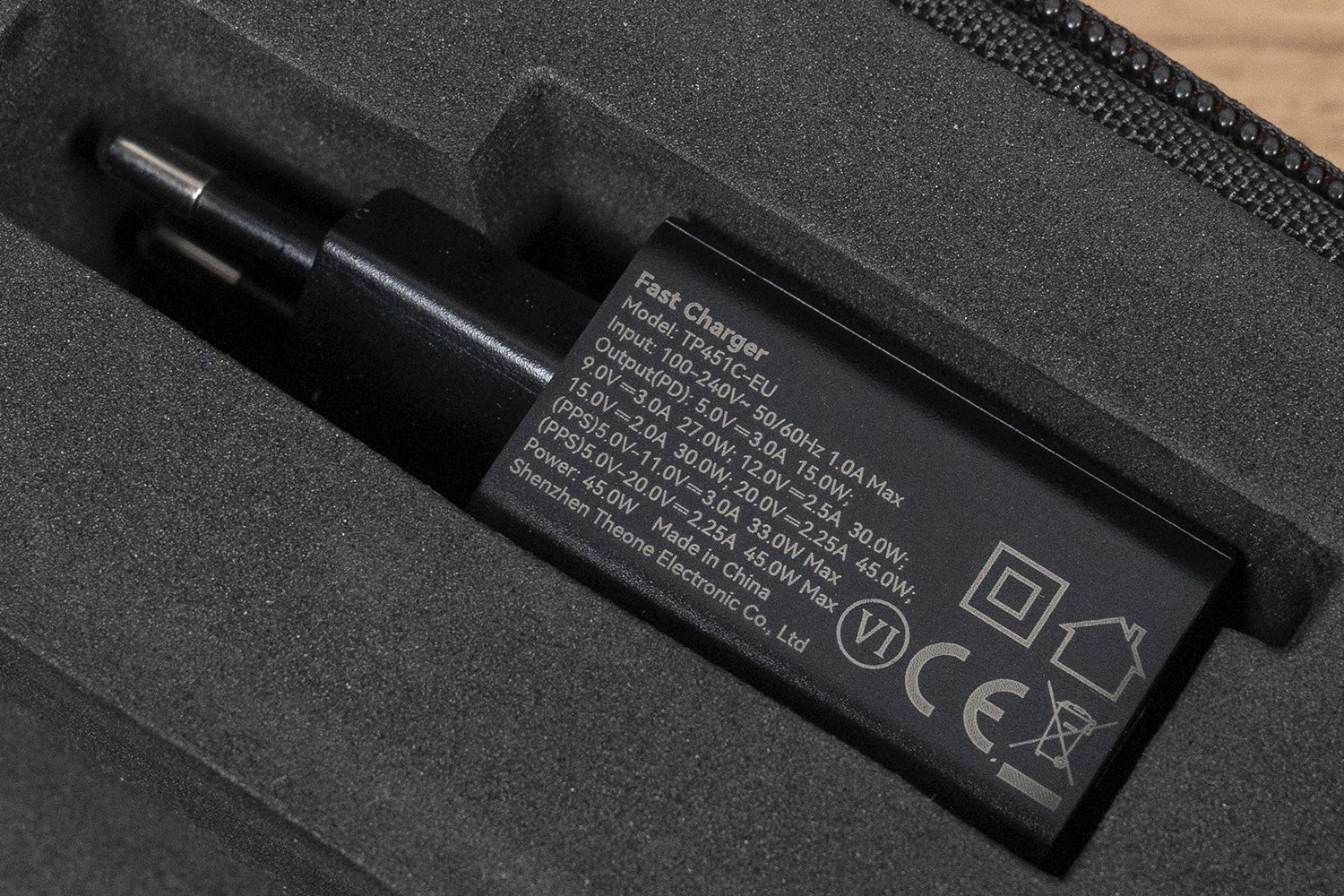 Смартфон, который не надо часто заряжать. Быстрая зарядка в комплекте. Смартфон, который не надо часто заряжать. Быстрая зарядка в комплекте. Фото.