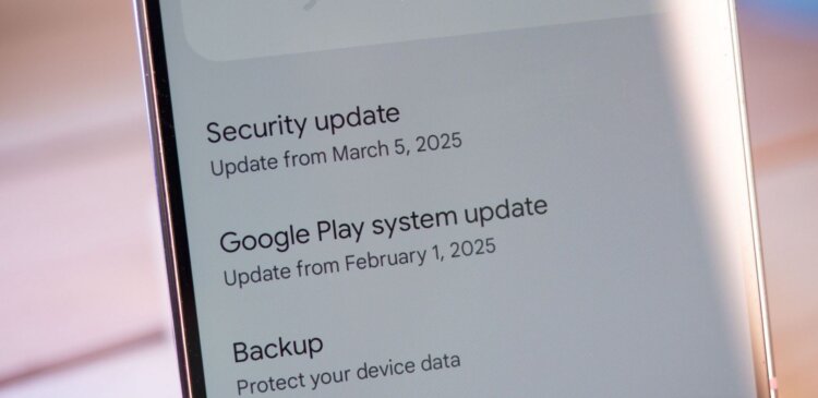 Как защититься от вирусов на Андроиде. Не стоит надеяться на Google Play — лучше обращать внимание на то, что качаешь на телефон. Фото: androidauthority.com. Как защититься от вирусов на Андроиде. Не стоит надеяться на Google Play — лучше обращать внимание на то, что качаешь на телефон. Фото: androidauthority.com. Фото.