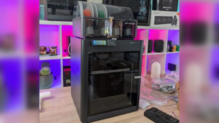 Какой 3D-принтер купить новичку. 3D-принтер Bambu имеет весьма компактные размеры. Фото: tweakreviews.com. Какой 3D-принтер купить новичку. 3D-принтер Bambu имеет весьма компактные размеры. Фото: tweakreviews.com. Фото.