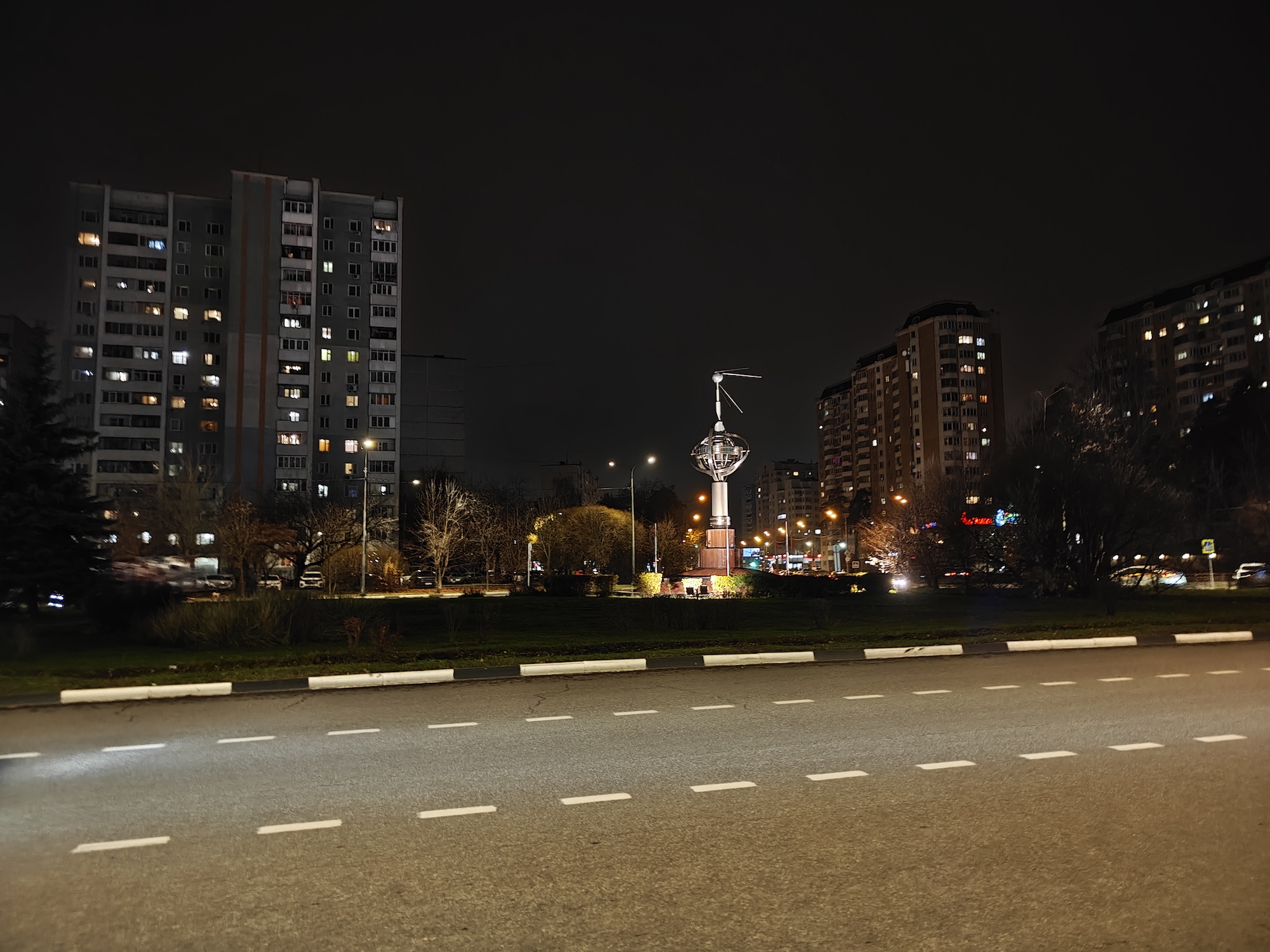 Смартфон с большой батареей, который не боится солнца: обзор realme 15 Pro. Как снимает realme 15 Pro. Фото.