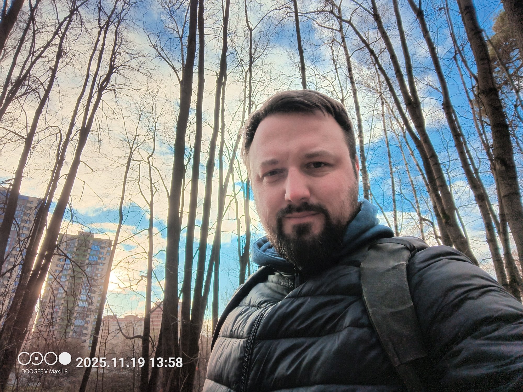 Дикий смартфон с лазерным дальномером и фонарем для кемпинга. Обзор Doogee V Max LR. Как снимает Doogee V Max LR. Дикий смартфон с лазерным дальномером и фонарем для кемпинга. Обзор Doogee V Max LR. Как снимает Doogee V Max LR. Фото.