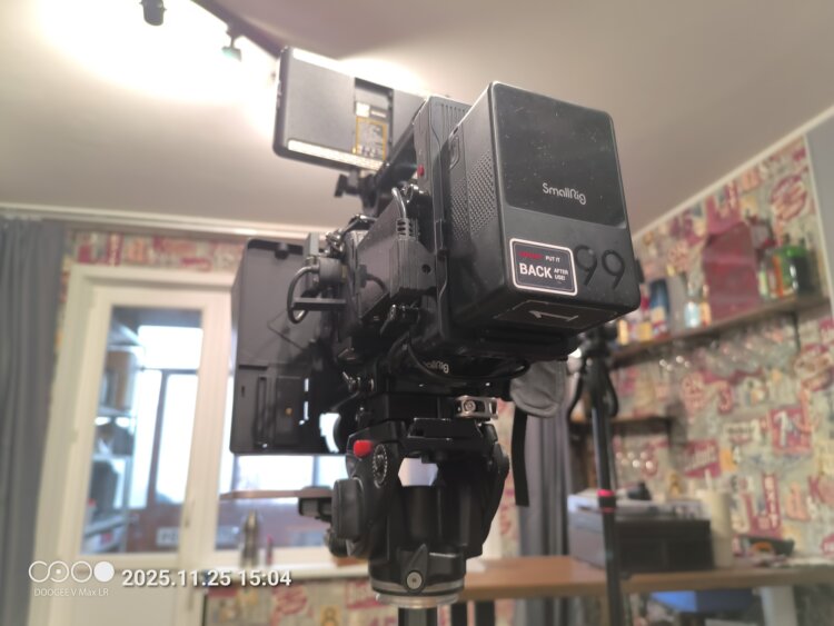 Дикий смартфон с лазерным дальномером и фонарем для кемпинга. Обзор Doogee V Max LR. Как снимает Doogee V Max LR. Фото.