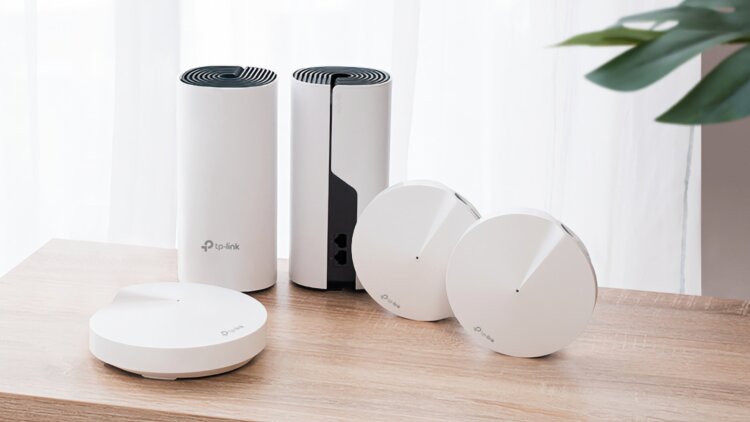 Что такое MESH-сеть простыми словами. Кубики, шайбы, цилиндры — это все разные формы роутеров для MESH. Изображение: TP-Link. Фото.
