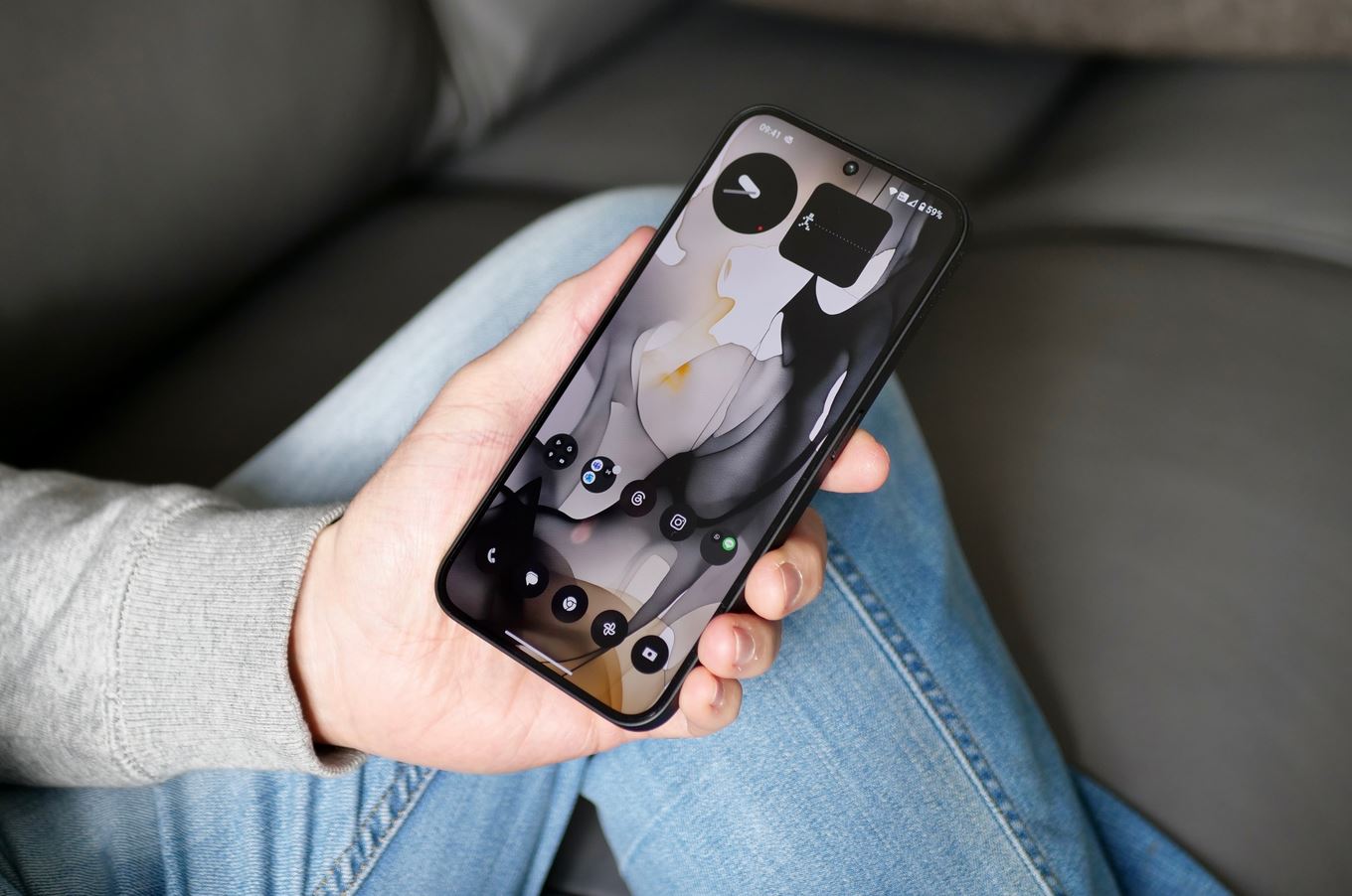 Какая оболочка Андроид лучше. Nothing OS 3.5 предлагает удобный интерфейс, гибкие настройки и необычные фишки вроде виджетов. Фото: digitaltrends.com. Фото.