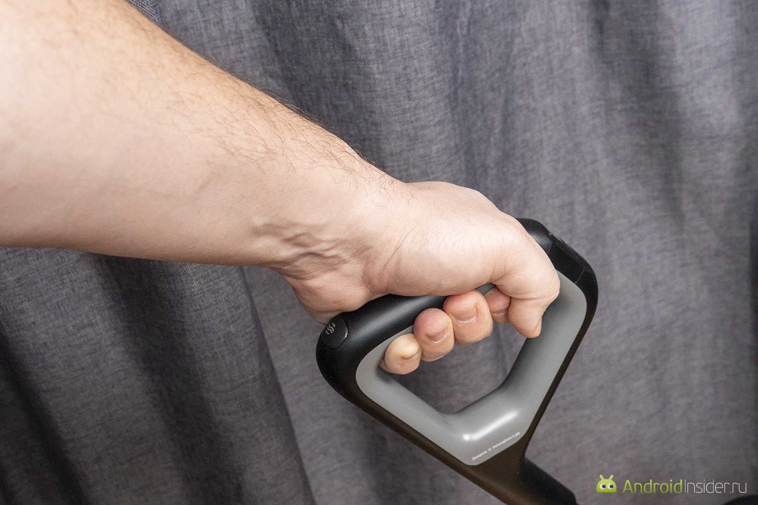 Стоит ли покупать Dreame H15S. Пылесос не самый легкий, но ручка удобная. Фото.