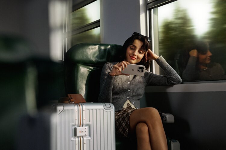 OnePlus 15 выходит в России! Чем хорош новый смартфон на Андроиде и где купить его выгоднее всего. Емкий аккумулятор не даст аппарату разрядиться даже в дороге. OnePlus 15 выходит в России! Чем хорош новый смартфон на Андроиде и где купить его выгоднее всего. Емкий аккумулятор не даст аппарату разрядиться даже в дороге. Фото.