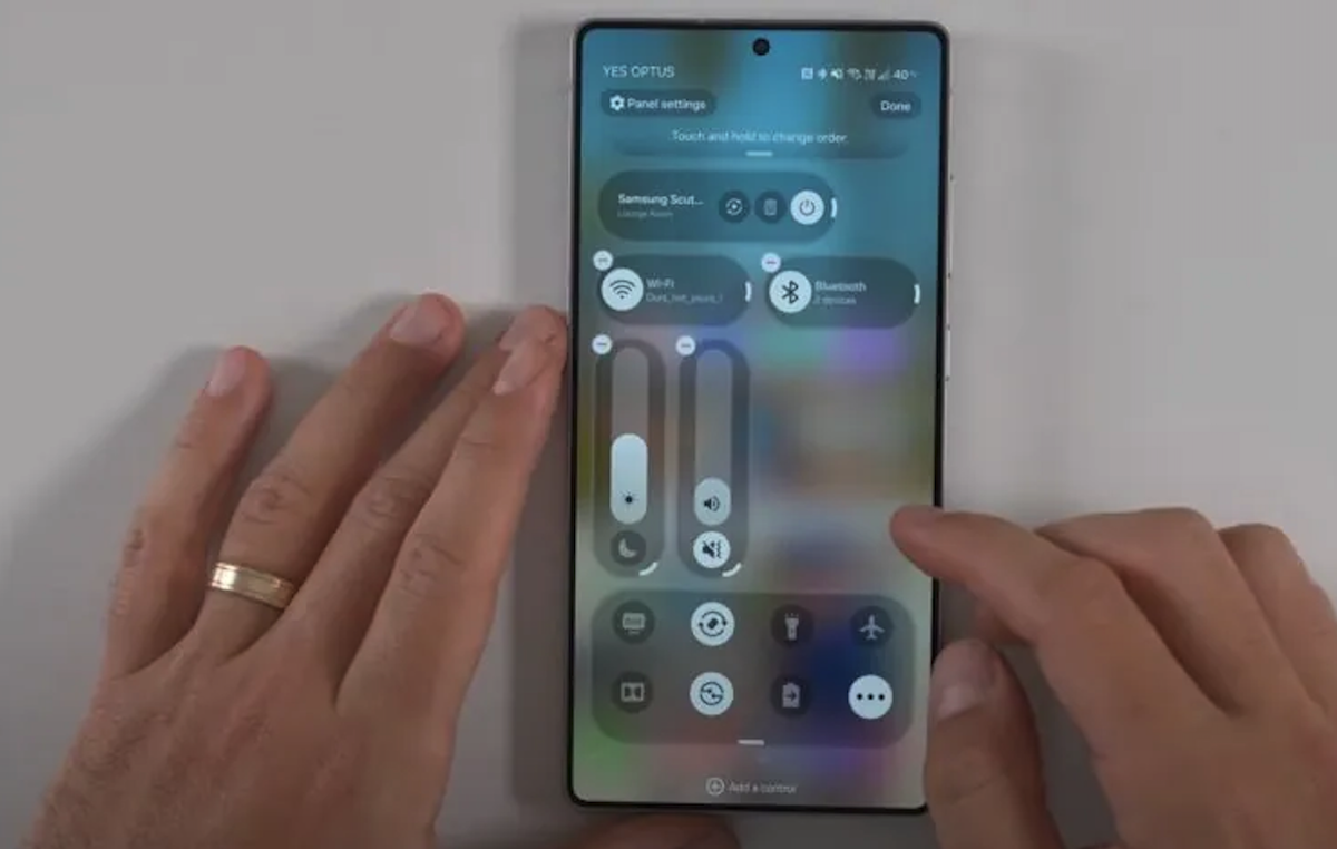 Удобство использования одной рукой. ПОльзовать одной рукой, если правильно разместить иконки, будет намного удобней. Изображение: Sammobile. Удобство использования одной рукой. ПОльзовать одной рукой, если правильно разместить иконки, будет намного удобней. Изображение: Sammobile. Фото.