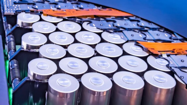 Что такое кремний-углеродные батареи. Такие батареи уже используются в электромобилях. Изображение: interestingengineering.com. Фото.