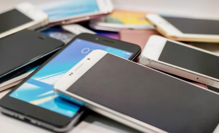 Почему нет восстановленных смартфонов на Android. Фото.