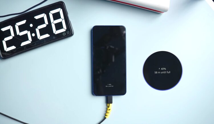 Медленная зарядка смартфонов Samsung. Смартфоны Samsung заряжаются долго и мучительно. Изображение: Tech Bunny. Медленная зарядка смартфонов Samsung. Смартфоны Samsung заряжаются долго и мучительно. Изображение: Tech Bunny. Фото.