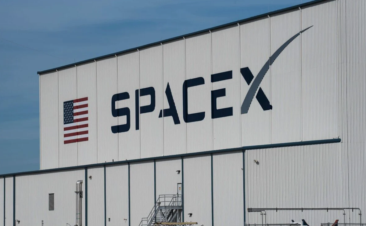 Как будут работать смартфоны со спутниковой связью. Куда же в этом деле без SpaceX? Изображение: Globely News. Как будут работать смартфоны со спутниковой связью. Куда же в этом деле без SpaceX? Изображение: Globely News. Фото.