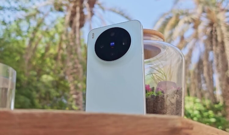 Смартфона vivo X400 не будет. Вместо него китайцы выпустят vivo X500, и уже известны подробности. Вместо vivo X400 будем ждать смартфон vivo X500. Изображение: C4ETech English. Смартфона vivo X400 не будет. Вместо него китайцы выпустят vivo X500, и уже известны подробности. Вместо vivo X400 будем ждать смартфон vivo X500. Изображение: C4ETech English. Фото.