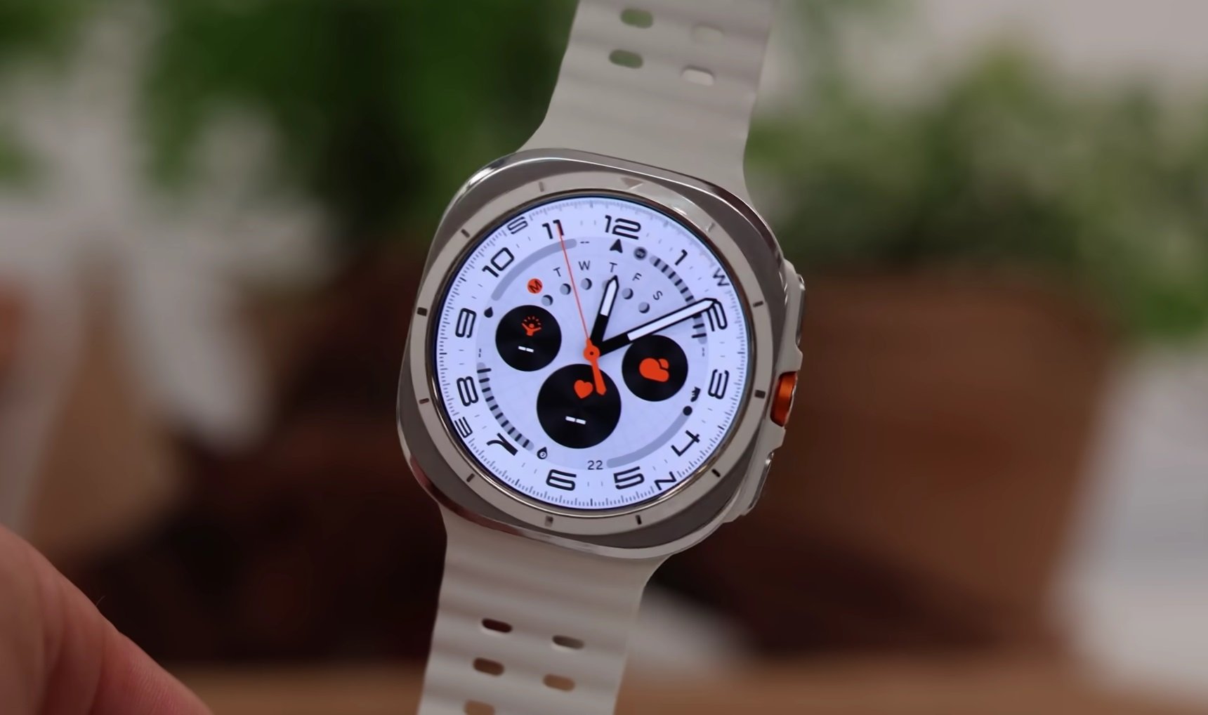 Какие смарт-часы и фитнес-браслеты стоит брать в 2026 году