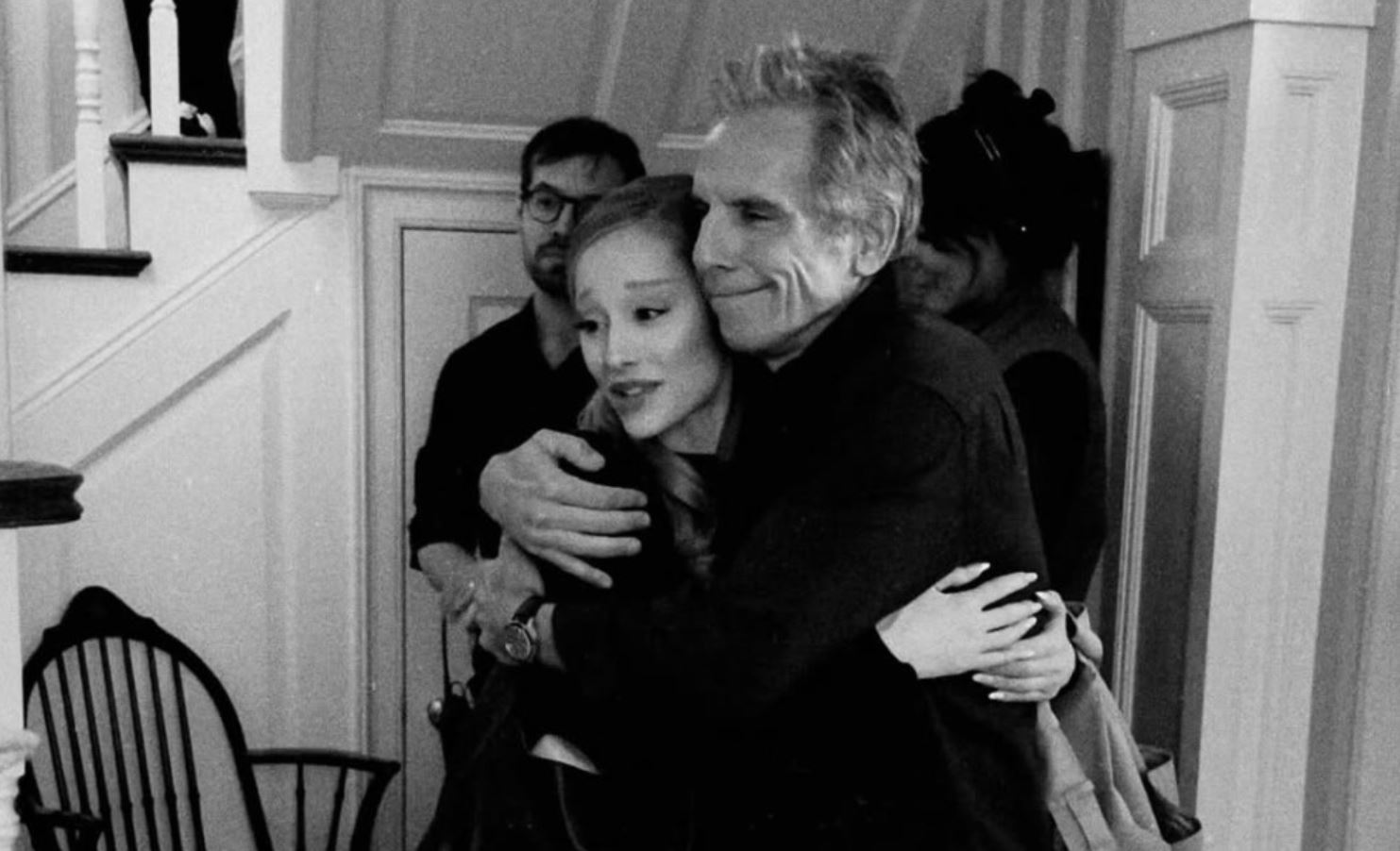 Знакомство с родителями 4. Кадров со съемок нет, зато есть фотка Арианы Гранде и Бена Стиллера. Фото: soyuz.ru. Фото.