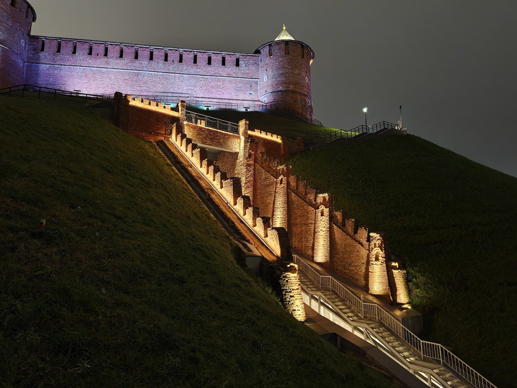 Как снимает realme GT 8 Pro. Флагман с амбициями камерофона. Примеры ночной съёмки. Фото.