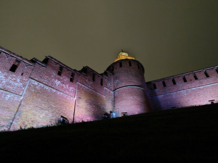 Как снимает realme GT 8 Pro. Флагман с амбициями камерофона. Примеры ночной съёмки. Фото.