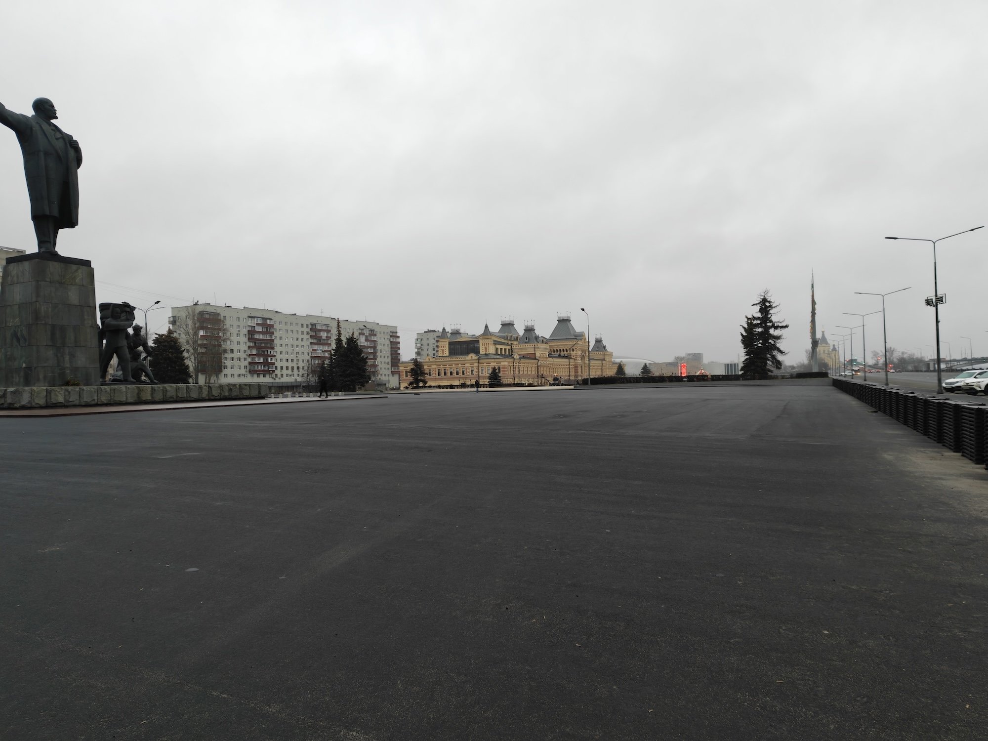 Мощный телеобъектив. 1х. Фото.