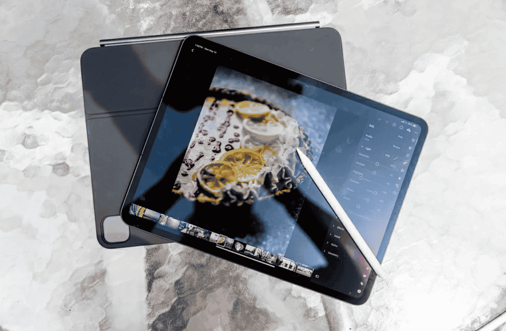 Искусственный интеллект на планшете. Пока серьезный упор на планшете белает только Apple, но ситуация постепенно меняется. Изображение: i-ray. Фото.