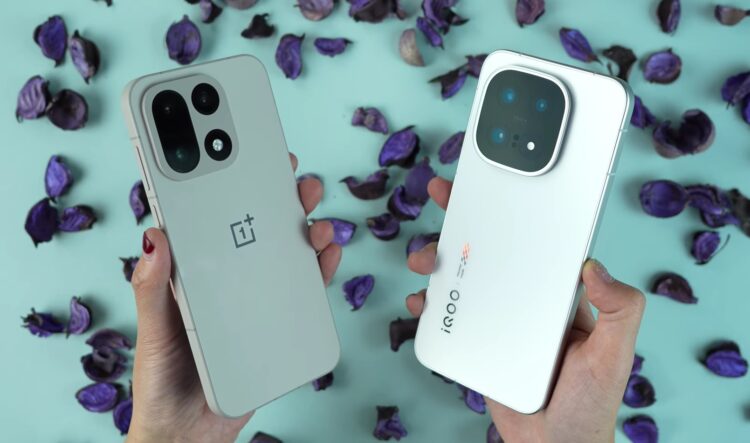 Какой мощный смартфон я бы взял: OnePlus 15 или iQOO 15. OnePlus 15 — слева, а iQOO 15 — справа. Изображение: HansTechTalk. Фото.