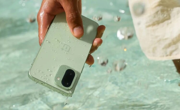 Вышел недорогой флагман OnePlus 15R, который будет продаваться в России с батареей 7400 мАч. Вышел новый смартфон OnePlus по народной цене. Источник: OnePlus. Вышел недорогой флагман OnePlus 15R, который будет продаваться в России с батареей 7400 мАч. Вышел новый смартфон OnePlus по народной цене. Источник: OnePlus. Фото.