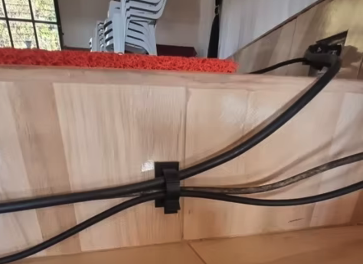 Органайзер для кабелей. Изображение: AliExpress. Органайзер для кабелей. Изображение: AliExpress. Фото.