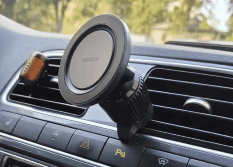 Магнитный автомобильный держатель для телефона. Изображение: AliExpress. Фото.